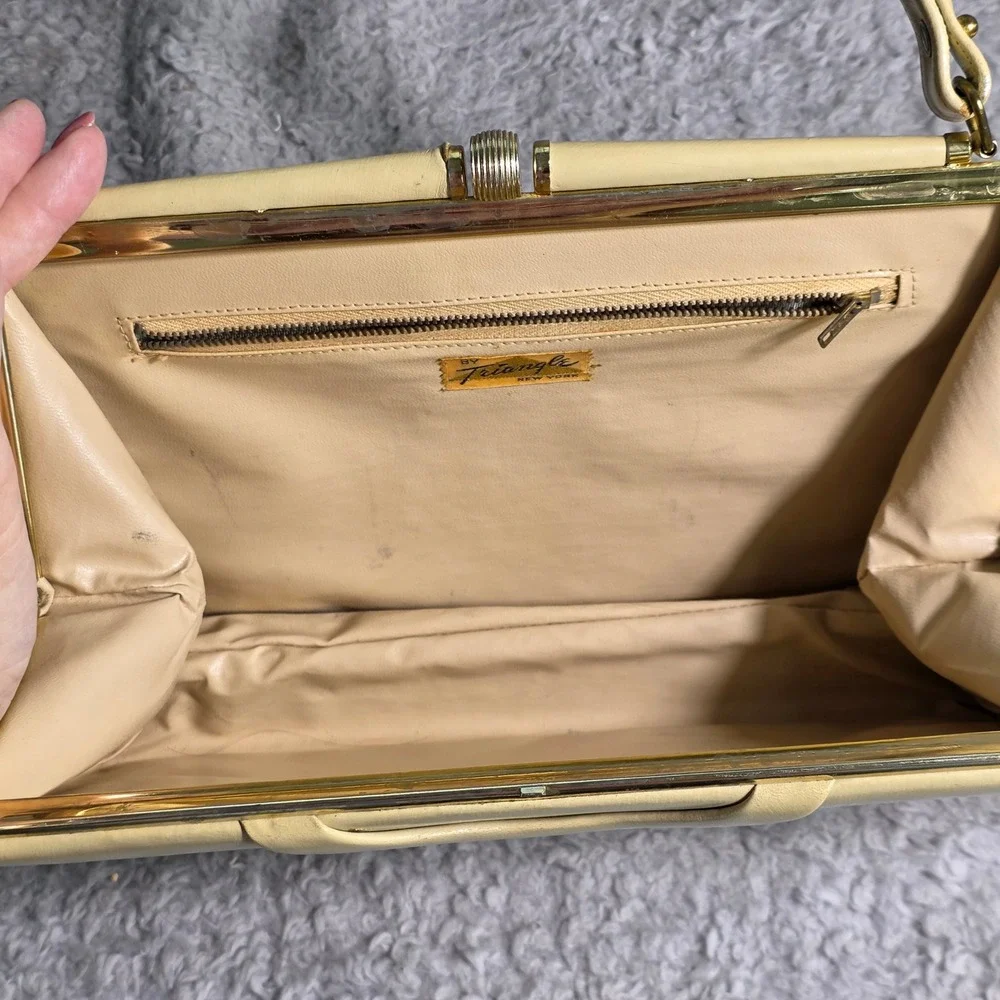 Triangle New York‎ Vintage MCM Handbag Leather Lined Cream Gold Kiss Lock
